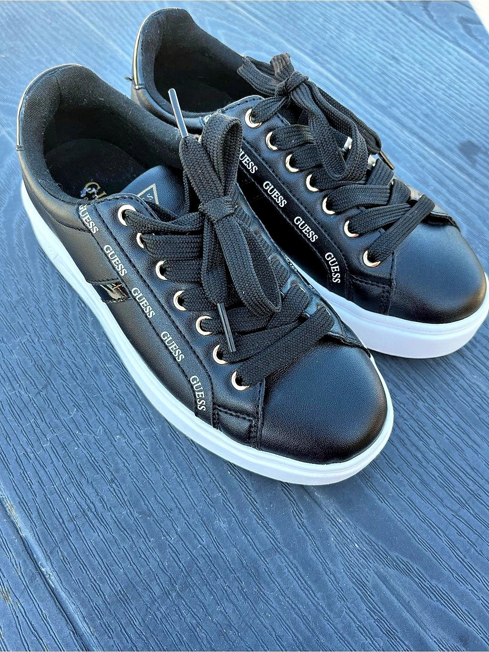 GUESS Women's Sneakers Black & White US 5.5/M